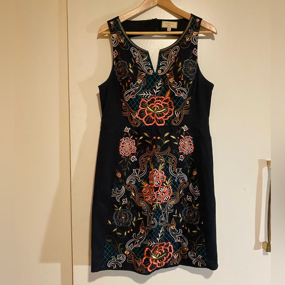 Embroidered A-line dress with pockets